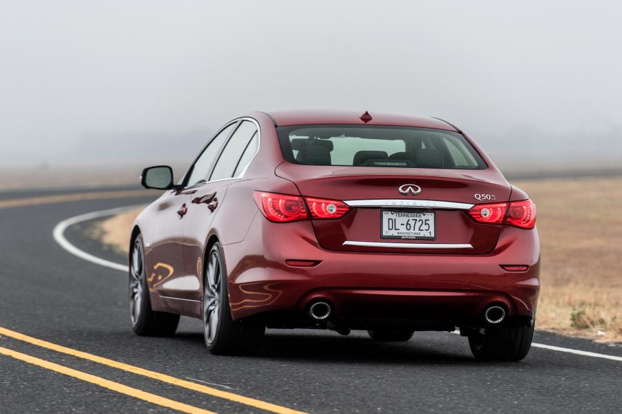  Infiniti Q50 Red Sport 400 2016 года  (NA) (фото 30 из 36)